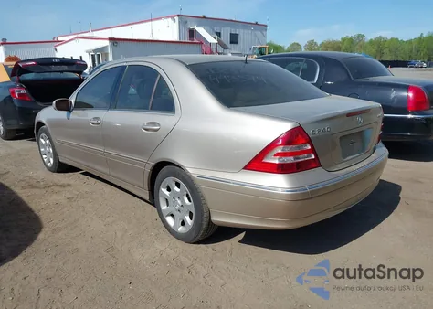 2005 Mercedes-Benz C 240 Luxury 4Matic z USA, uszkodzony, nr VIN WDBRF81J85F667753